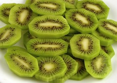 200 Calorías de la fruta de kiwi
